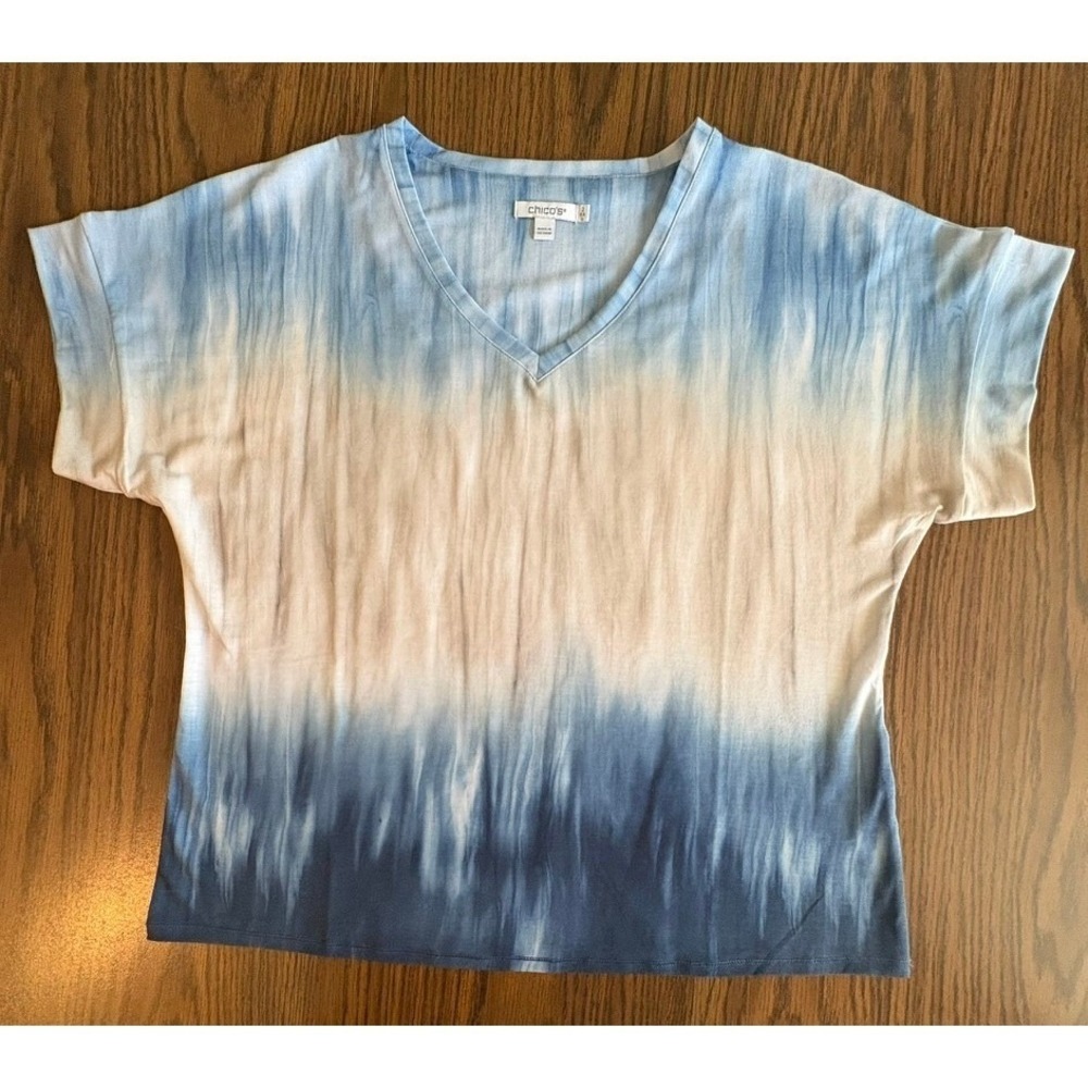 Chico's Women Top Size 2 L Blue White Ombre Tie Dye V-Neck Short Sleeve Tee